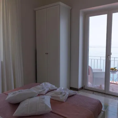 Paradise Bed & Breakfast *