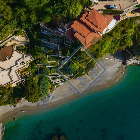 Bed & Breakfast Paradise *